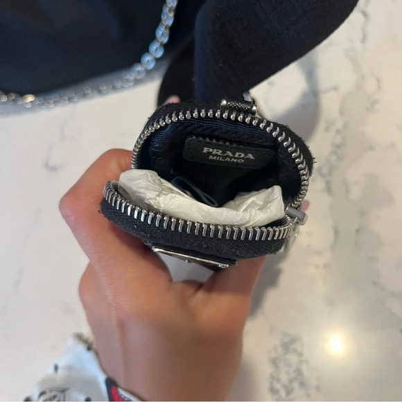 Prada Re-Edition 2005 Re-Nylon bag - Picture 15 of 16